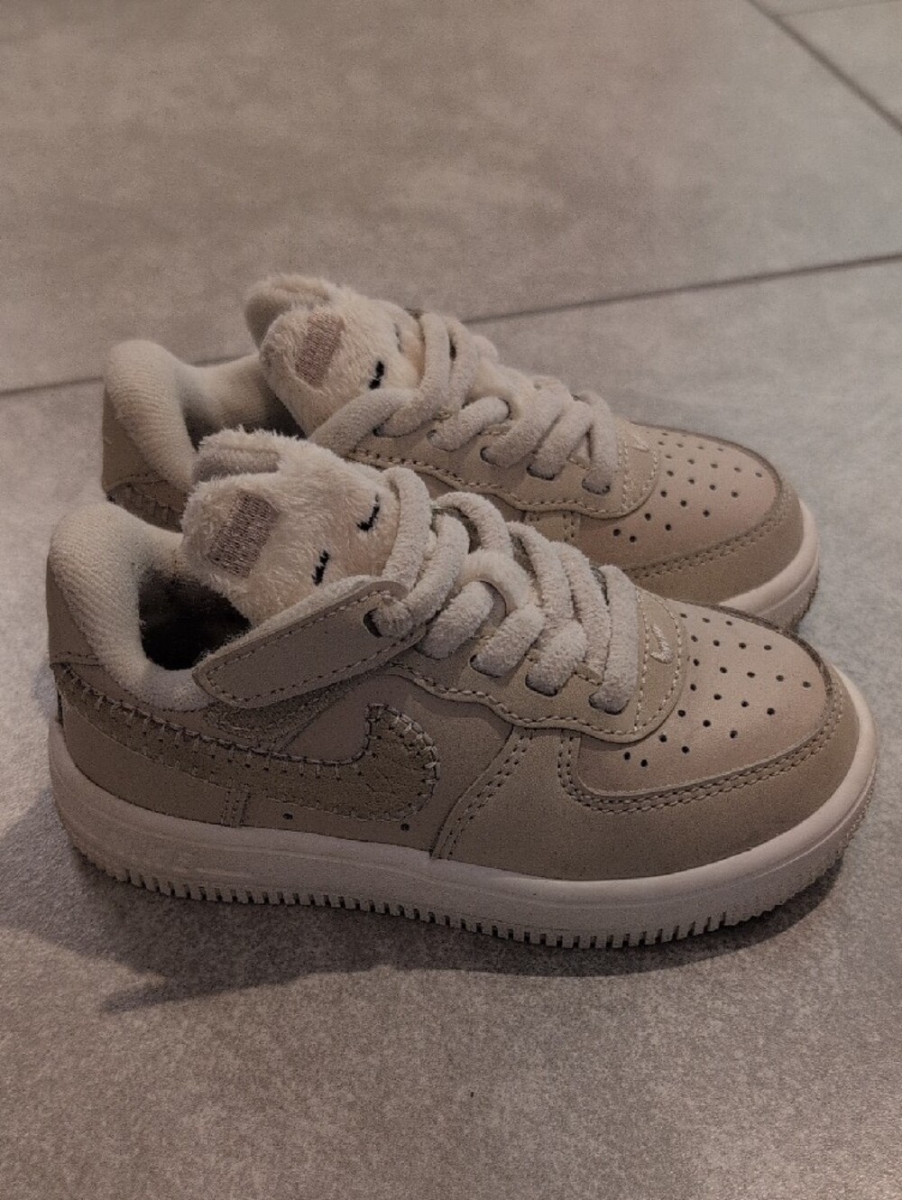 Nike Kids Neutral Beige, Animal, Velcro Sneakers.